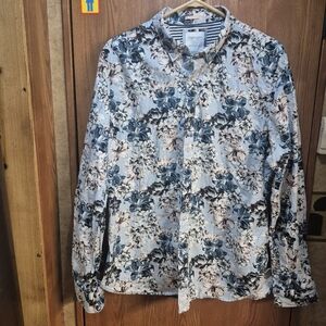 Denim & Flower Blue and White Floral Lightweight Shirt Jacket.  Box 38